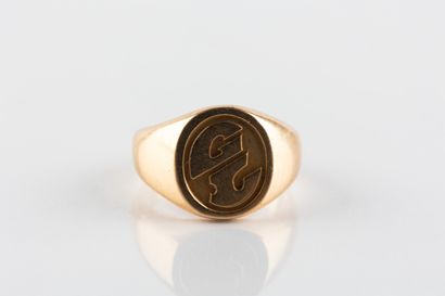 Solid yellow gold signet ring engraved 