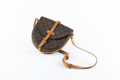 LOUIS VUITTON
Sac bandoulière Chantilly,...