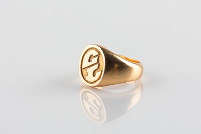 Solid yellow gold signet ring engraved 
