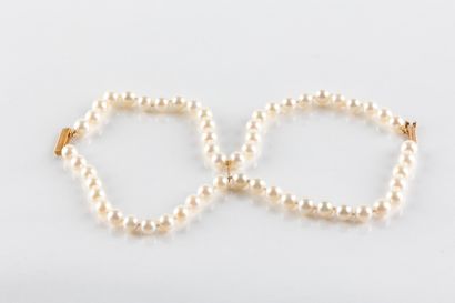 Bracelet featuring a double strand of 56...