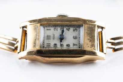 MIC vers 1960/65. 
Montre bracelet en or,...