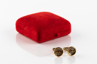 Paire de boutons de manchette signés REPOSSI...