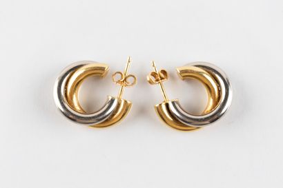 Paire de boucles d'oreilles figurant deux...