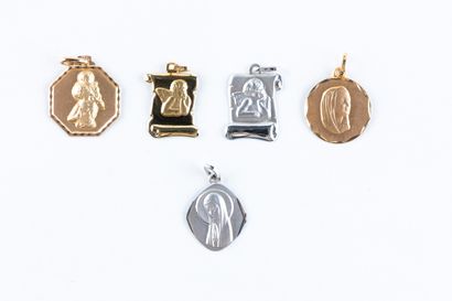 Lot including 5 religious medals. Unengraved....