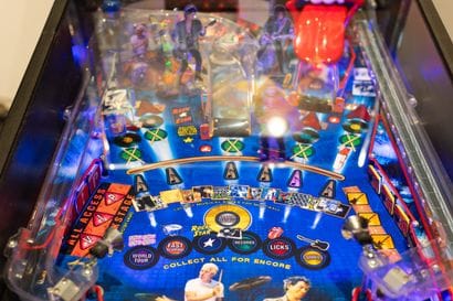 STERN PINBALL
Rolling Stones-themed pinball...
