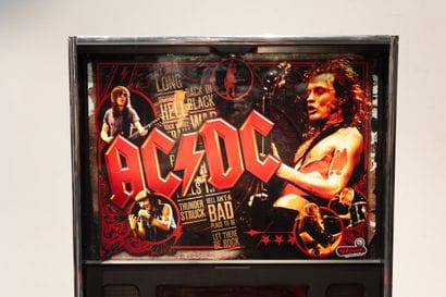 STERN PINBALL Premium
AC/DC-themed pinball...