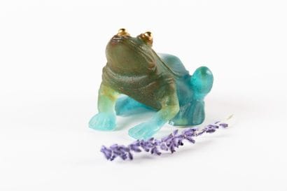 DAUM FRANCE
Frog made of pressed glass paste,...