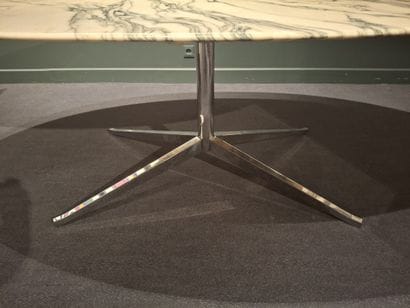 Florence KNOLL (1917-2019)
Grande table modèle...