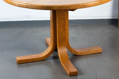 Pierre CHAPO (1927-1987)
Table ronde en orme...