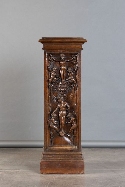 Case in molded and carved walnut, front panel...