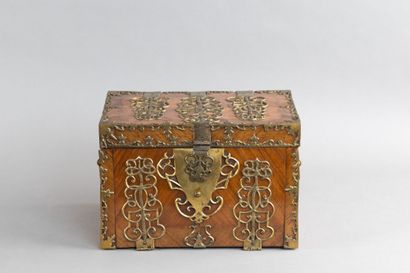 Box made of amaranth and rosewood veneer,...