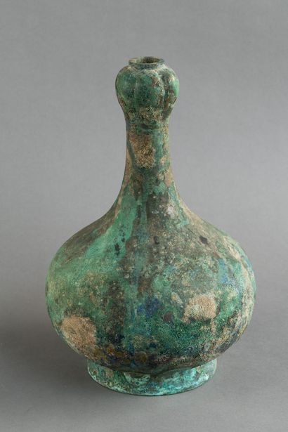 CHINE - STYLE HAN
Vase de forme 'suantouping'...