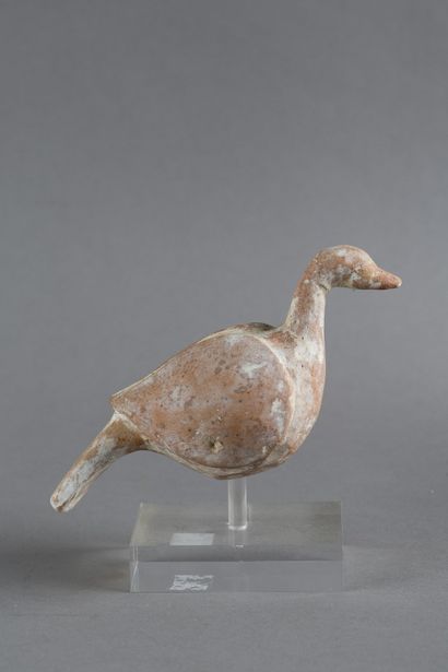 Statuette cygne en terre cuite bige. 
Art...