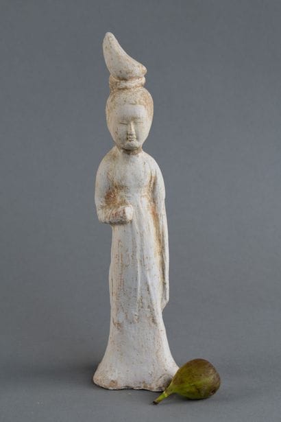 CHINE - STYLE TANG
Statuette de dame de cour...