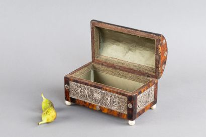 Box with a domed lid made of tortoiseshell,...