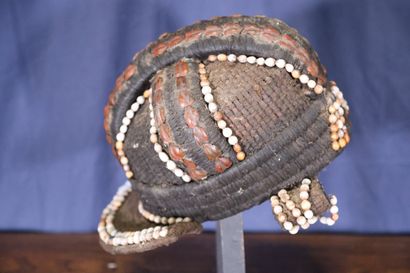 Helmet-wig. Wicker and seashells. Dimensions:...