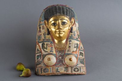 Masque de plastron de momie de femme. Stuc...