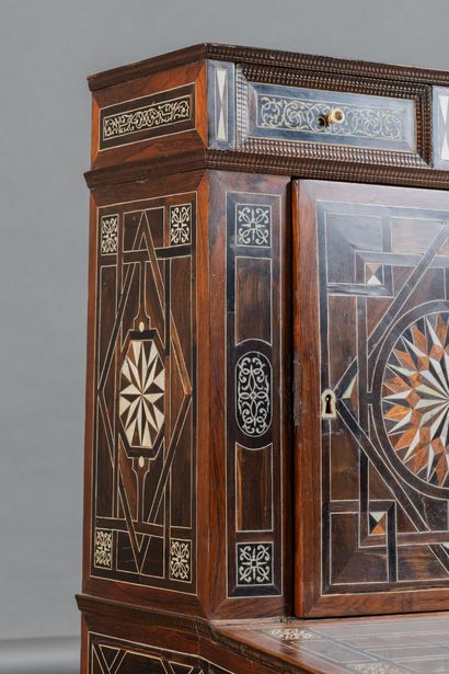 Prie-Dieu ou offertoire en marqueterie d'ivoire...