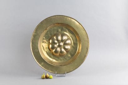 Copper offering dish with fluted base 
19th...