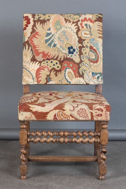 Oak chair with twisted front legs and crossbar
Louis...