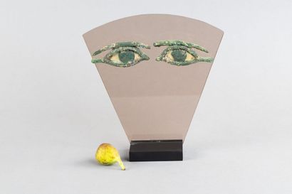 Pair of eyes made of bronze and calcite
Late...