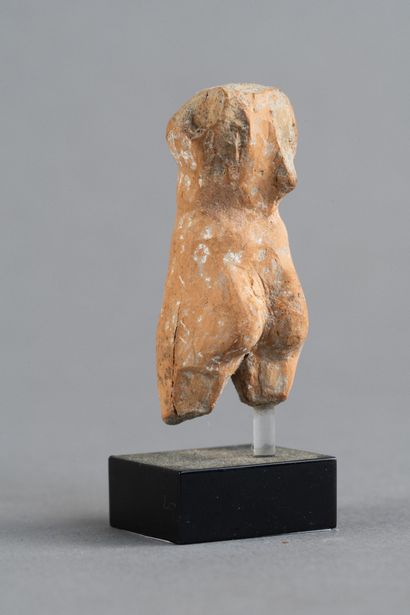 Torse de dieu eros enfant. Terre cuite. Lacunes...