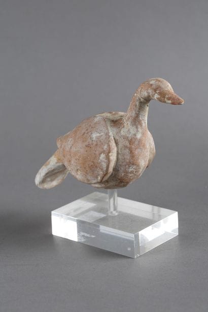 Statuette cygne en terre cuite bige. 
Art...