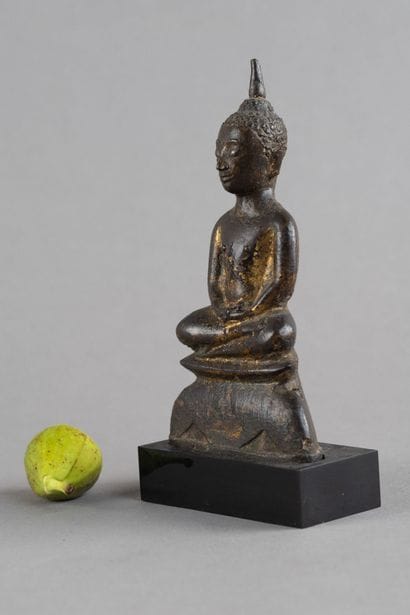 THAILANDE - XVIIe/XVIIIe siècle
Petite statuette...