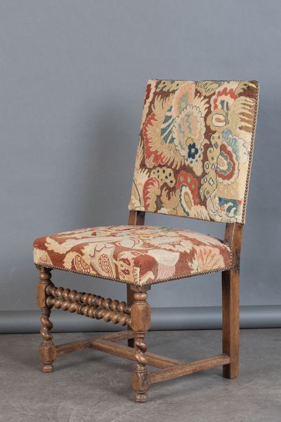 Oak chair with twisted front legs and crossbar
Louis...