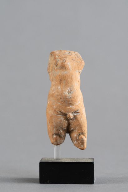 Torse de dieu eros enfant. Terre cuite. Lacunes...