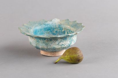 Small bowl with scalloped edges, made of...