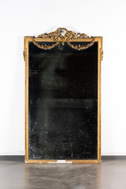 Large rectangular mirror made of wood and...