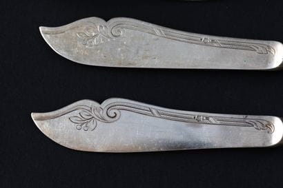 SET OF FIVE SILVER (800) FISH CUTLERY PIECES.
Foreign...