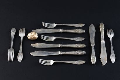 SET OF FIVE SILVER (800) FISH CUTLERY PIECES.
Foreign...