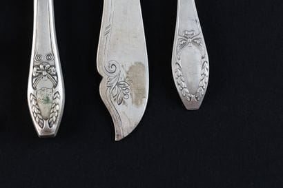SET OF FIVE SILVER (800) FISH CUTLERY PIECES.
Foreign...