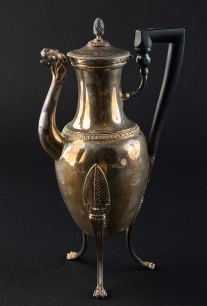 CAFETIERE en argent (950).
PARIS, orfèvre...