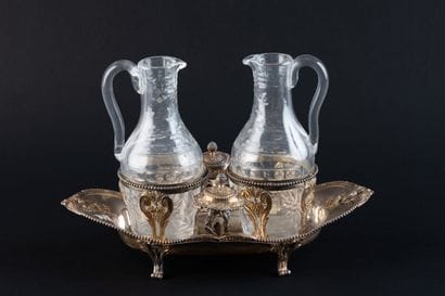 HUILIER-VINAIGRIER en argent (950). 
PARIS,...