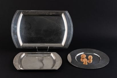 SET OF TWO SILVER (950) PLATES. 
PARIS, BANCELIN,...