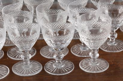 SAINT LOUIS
Trianon Model 
Set of cut crystal...