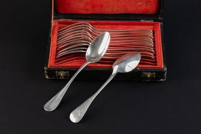 SET OF SIX SILVER TABLEWARE PIECES (950)....