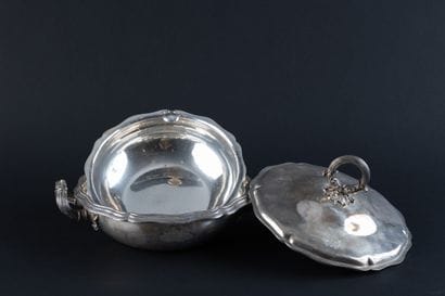 Silver (950) Vegetable Bowl.
PARIS, silversmith...