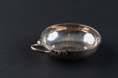 TASSE A VIN en argent (950).
CHOLET, Louis...