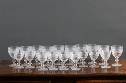 SAINT LOUIS
Trianon Model 
Set of cut crystal...