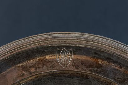 PLAT en argent (950).
PARIS Jacques-Grégoire...