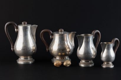 Silver Plated Tea and Coffee Set (3 pieces)....