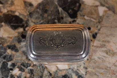 Nécessaire de toilette dans une mallette...