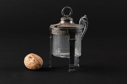 MOUTARDIER en argent (950).
PARIS, 1819-1838....