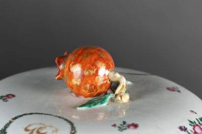 CHINE, Compagnie des Indes
Soupière en porcelaine...