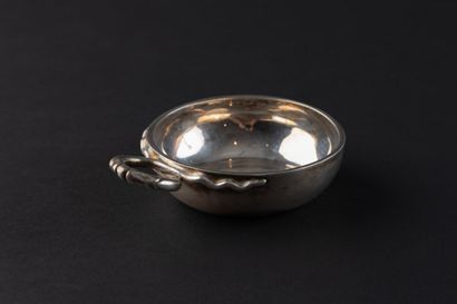 TASSE A VIN en argent (950). 
PROVINCE, XVIIIe...