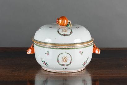 CHINE, Compagnie des Indes
Soupière en porcelaine...